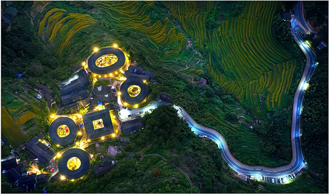 《绿野之径》.jpg 《绿野之径》.jpg